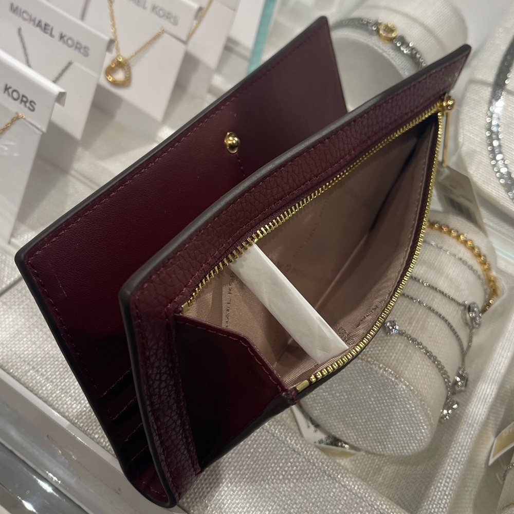 Michael Kors Reed Lg Bifold Pebbled Leather Snap Wallet Card Case 
Oxblood 
NWT - Picture 7 of 16